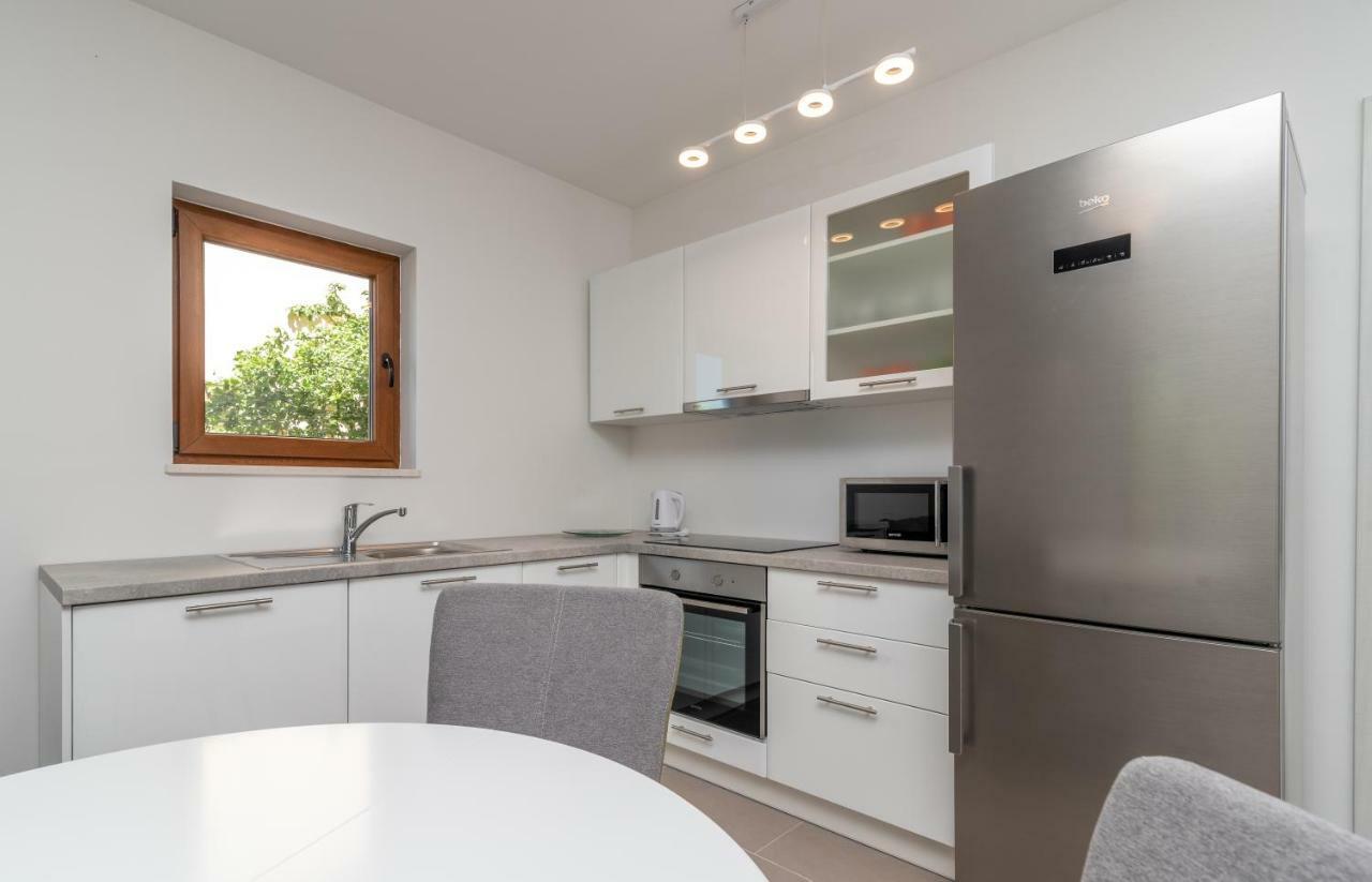 Kiwi Appartement Trogir Buitenkant foto