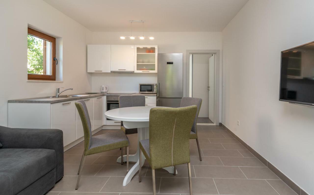 Kiwi Appartement Trogir Buitenkant foto