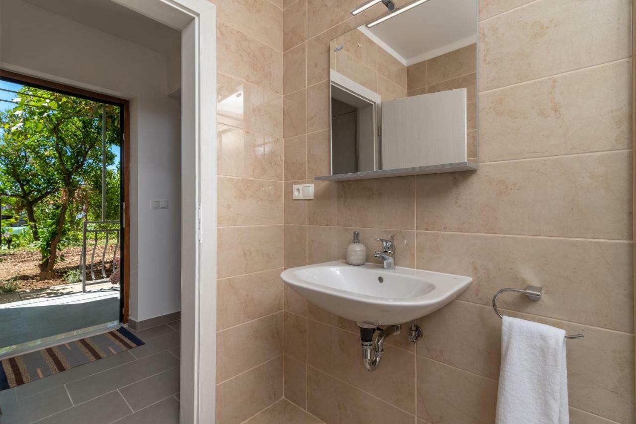 Kiwi Appartement Trogir Buitenkant foto